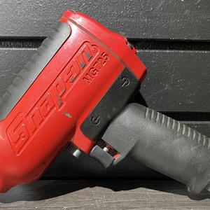 Snap-On Mg725 - 1/2" Drive Heavy Duty Red Impact Wrench