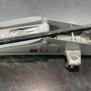 Sears 875.505220 Jack Classic Gray 2 1/4 Ton w/ Handle 