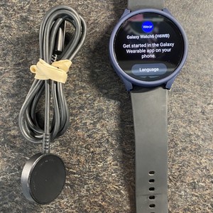 Samsung Smart Watch Sm-R945u Galaxy Watch 6 44mm W/ Charger
