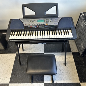 Yamaha Psr-340 Keyboard 61 Key Synthesizer w/ Stand And Chair 