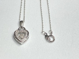 WG 10kt 2.04g Pendant W/ Heart - 15pt "Dancing" Dia & Surr. Dias on Chain