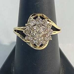  YG 10kt 3.01g Ring Dia Cluster - S8.5 