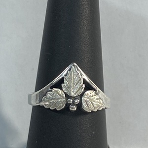  BHS 925 5.20g Ring w/ 3 Leaves & Blue Triangle Stn - S9