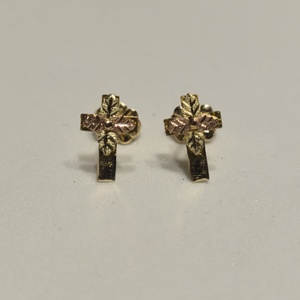  BHG 10kt 0.88g Earrings Stud Crosses w/ 4 Leaves