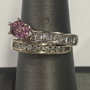 Two-Tone 10kt 5.07g Ring w/ Pink Montana Sapphire w/ Baguettes & Dias - S7 - Con