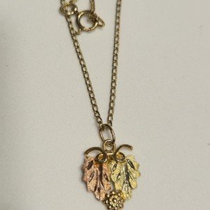  BHG 10kt 0.70g Pendant 2 Leaves & Grapes on Chain