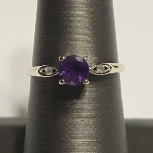 WG 14kt 1.76g Ring w/ Purple Stn - S6.5 