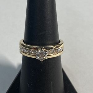  YG 14kt 5.39g Ring w/ 33pt Main - Side Dias - S7.5