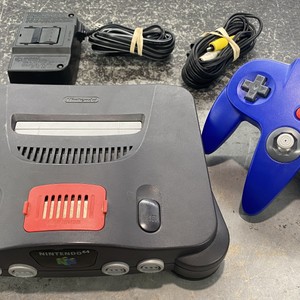Nintendo NUS-001 N64 W/ 1 CONT