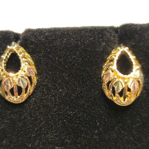  BHG 10kt 1.54g Earrings 4 Leaf Dome 