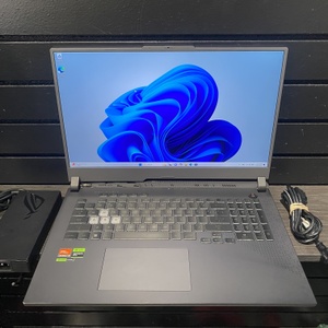 ROG G713P Ryzen 9 7845HX - 64GB RAM - 2TB SSD - 4060 8GB - 11 W/ Charger      