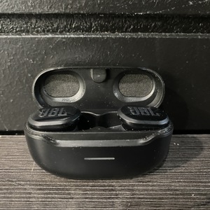 JBL Race TWS Headphones Earbuds Black In Charging Case 