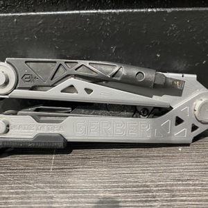 Gerber Center-Drive Multi-Tool w/ Sheath 
