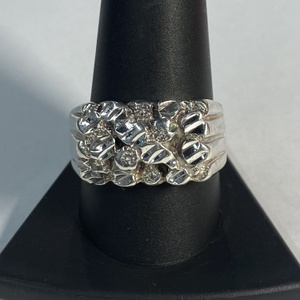  Silver 925 9.67g Ring w/ Nugget Design - S11