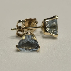  YG 14kt 0.76g Earrings w/ Light Blue Triangular Stns 