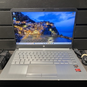 HP 14-DK1032WM Laptop RYZEN 3 - 3250U - 4GB RAM - 128GB SSD - Win11 w/ Charger 