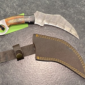 Curved Knife w/ Sheath 