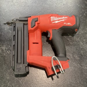 Milwaukee 2746-20 Nailer M18 - 18Ga Brad Nailer (Baretool) 