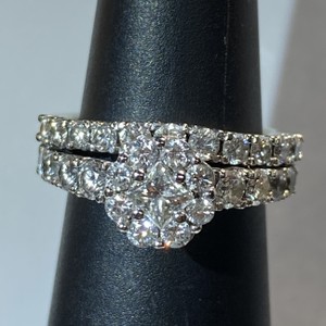  WG 14kt 6.30g Ring Multi-Stn Main & Side Dias - S4