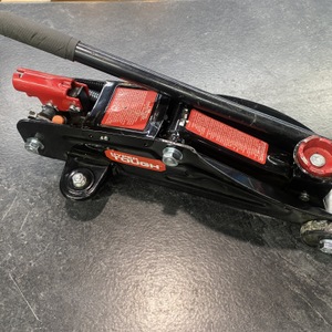 Hyper Tough Jack 2Ton w/ Handle
