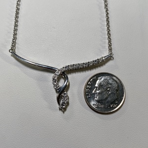  Silver 925 5.00g Necklace 18" w/ Ribbon Twist & Dias