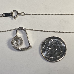  WG 10kt 1.94g Pendant w/ Heart & Dias - 18" Chain