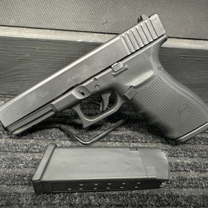 Glock 21 Gen 4 - .45ACP - Semi-Auto - Black Finish - 2 Mags  ID: 11162177