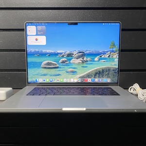Apple A2485 Laptop M1 - 16GB RAM - 1TB SSD w/ Charger 