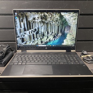 HP Laptop i5 (Gen 8) - 20GB RAM - 1TB SSD - Win11 w/ Charger (Screen Crack)