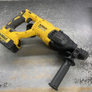 Dewalt DCH133 Hammer Drill 20v w/ Battery & Bits In Hard Case 