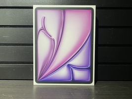 Apple A3269 Tablet 13" iPad Air - M3 128GB w/ Charger In Box 