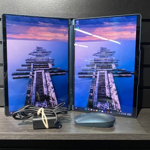 Lenovo 13IMU9 Laptop Ultra 7 - 16GB RAM - 1TB SSD - Win11 - Dual Touchscreen