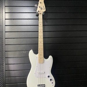 Squier Bronco Guitar Bass Short Scale - No Case 
