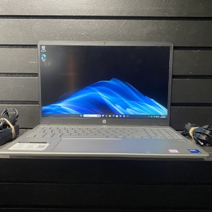 HP 15-FD0153WM Laptop Core5 - 8GB Ram - 500GB SSD - Win11 w/ Charger 