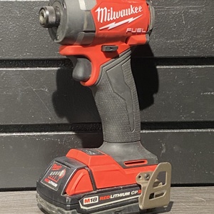 Milwaukee 2953-20 Impact Driver 18v w/ 2Ah Battery 