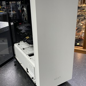 Custom Ryzen 7 2700 - 16GB Ram - 250GB SSD - Radeon 5700 XT 8GB - Win11 