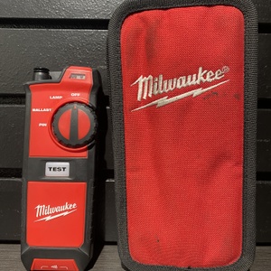 Milwaukee 2210-20 Specialty Fluorescent & Ballast Tester 