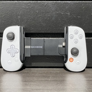 Backbone Game Accessory Playstation - Lightning Connection 