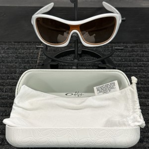 Oakley Speechless Sunglasses - Pearl White Frame - Orange Lens - Hard Case